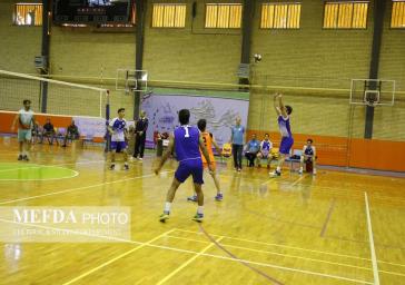 برگزاری مسابقه ی دوستانه ی والیبال بین تیم های دانشگاه مراغه و تیم بانک تجارت مراغه